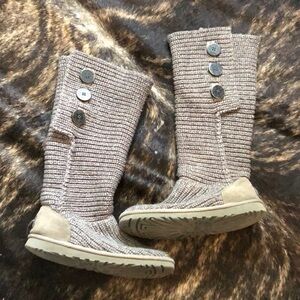 UGG Women’s Classic Cardy Winter Boot Grey Size 8